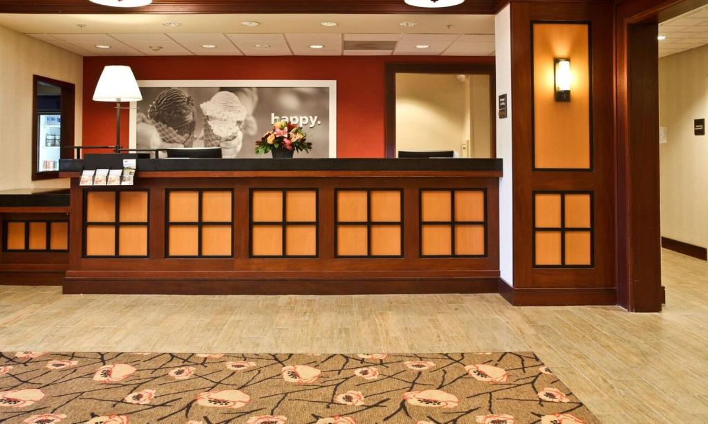 Hampton Inn McHenry - image 6