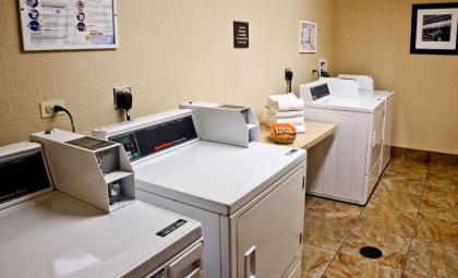 Hampton Inn McHenry - image 8