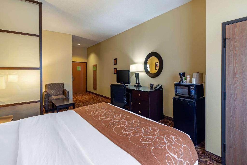 Comfort Suites McKinney-Allen - image 5