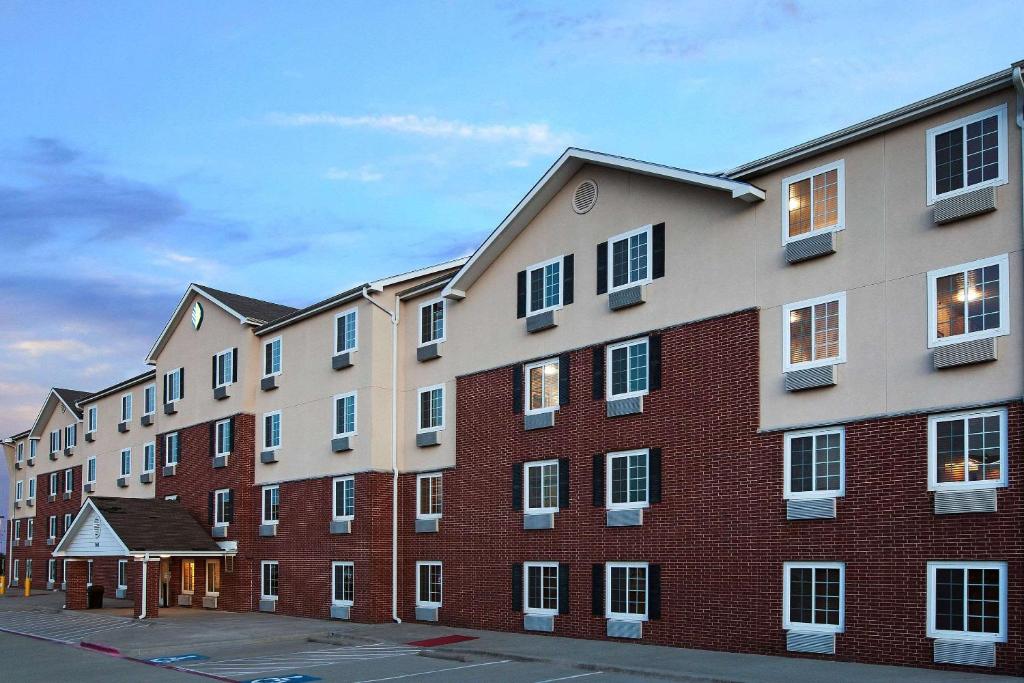 WoodSpring Suites McKinney - main image