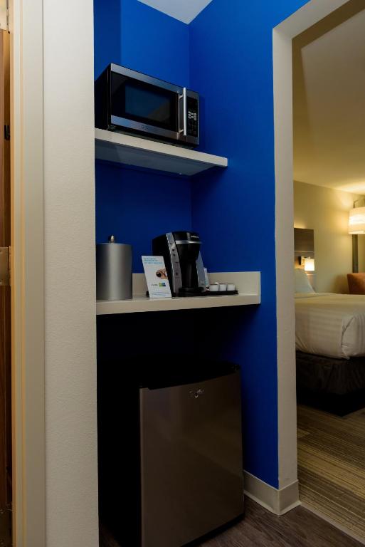 Holiday Inn Express & Suites McKinney - Frisco East an IHG Hotel - image 3