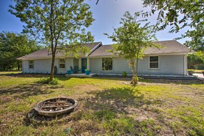 Suburban Texas Retreat about 3 Miles to Downtown! - image 4