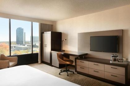 DoubleTree by Hilton McLean Tysons - image 20