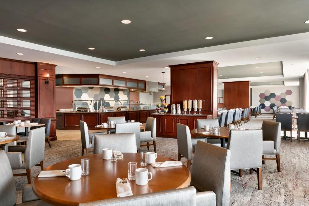 Courtyard by Marriott Tysons McLean - image 3