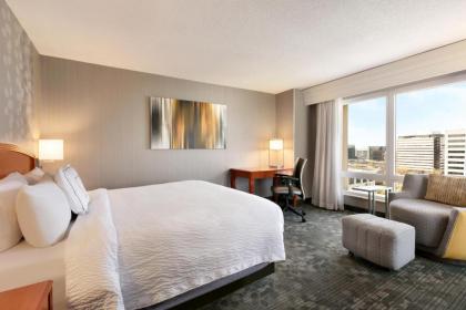 Courtyard by Marriott Tysons McLean - image 7