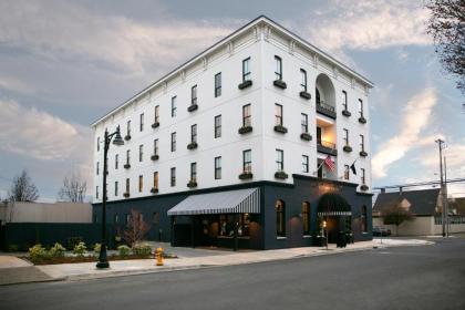 Atticus Hotel - image 2