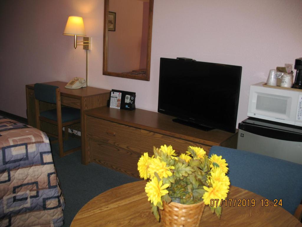 Executive Inn - image 3