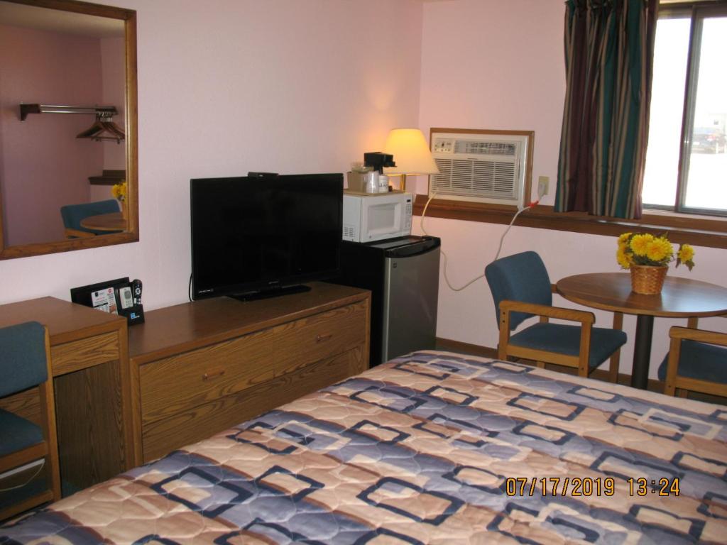 Executive Inn - image 4