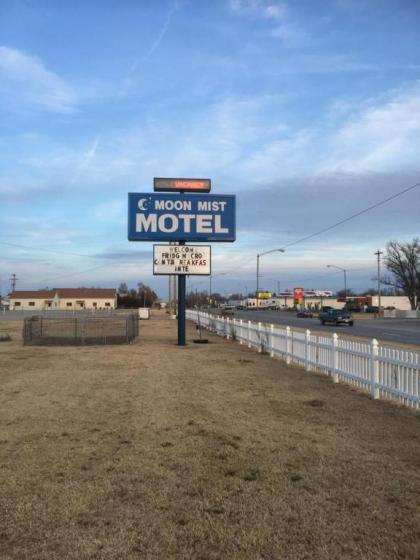 moon mist motel meade Kansas