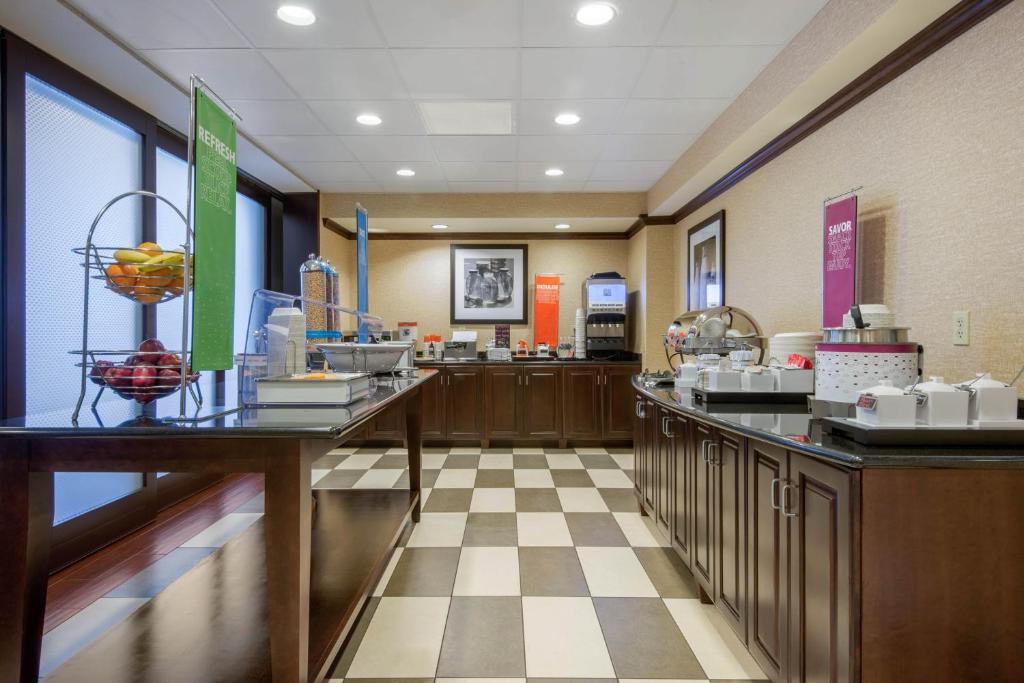 Hampton Inn Meadville - image 6