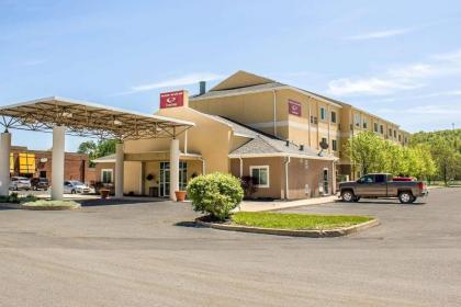 Econo Lodge Meadville - image 12