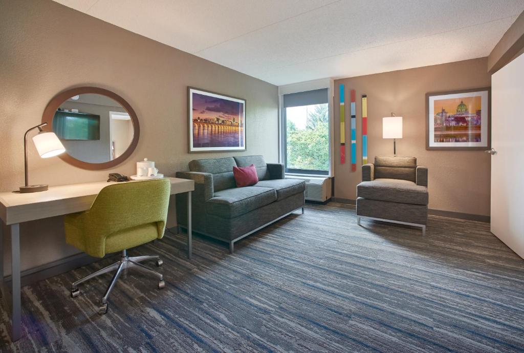 Hampton Inn by Hilton Harrisburg West - image 3