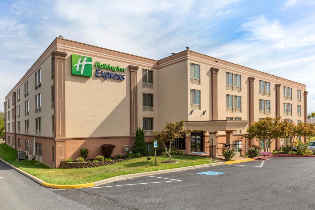 Holiday Inn Express Harrisburg SW - Mechanicsburg an IHG Hotel - main image