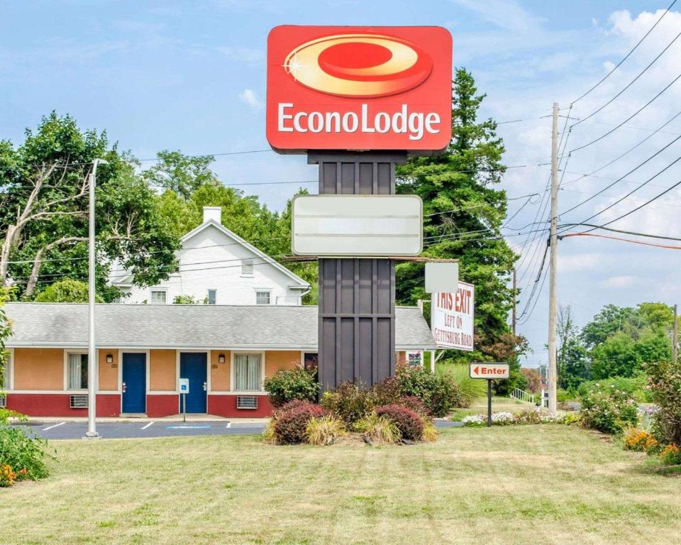 Econo Lodge Mechanicsburg - image 2