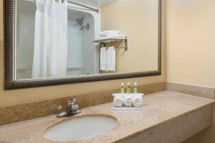 Holiday Inn Express Richmond-Mechanicsville an IHG Hotel - image 4