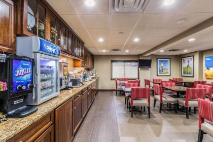 Comfort Inn Medford-Long Island - image 9