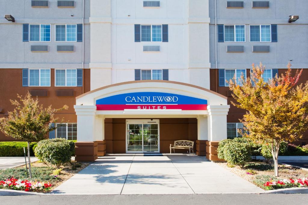 Candlewood Suites Medford an IHG Hotel - image 3