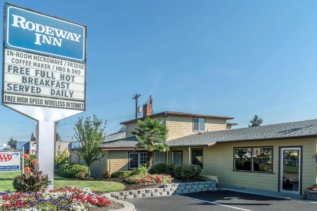 Rodeway Inn Medford - image 6