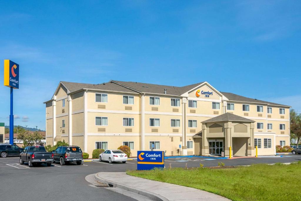 Comfort Inn Medford North - main image