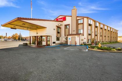 Red Roof Inn & Suites Medford - Airport - image 4