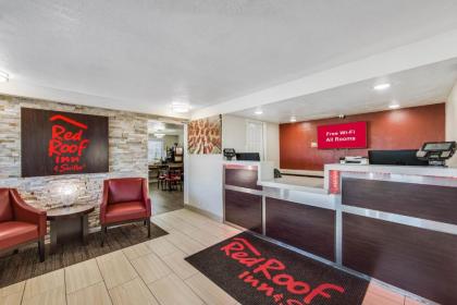 Red Roof Inn & Suites Medford - Airport - image 5