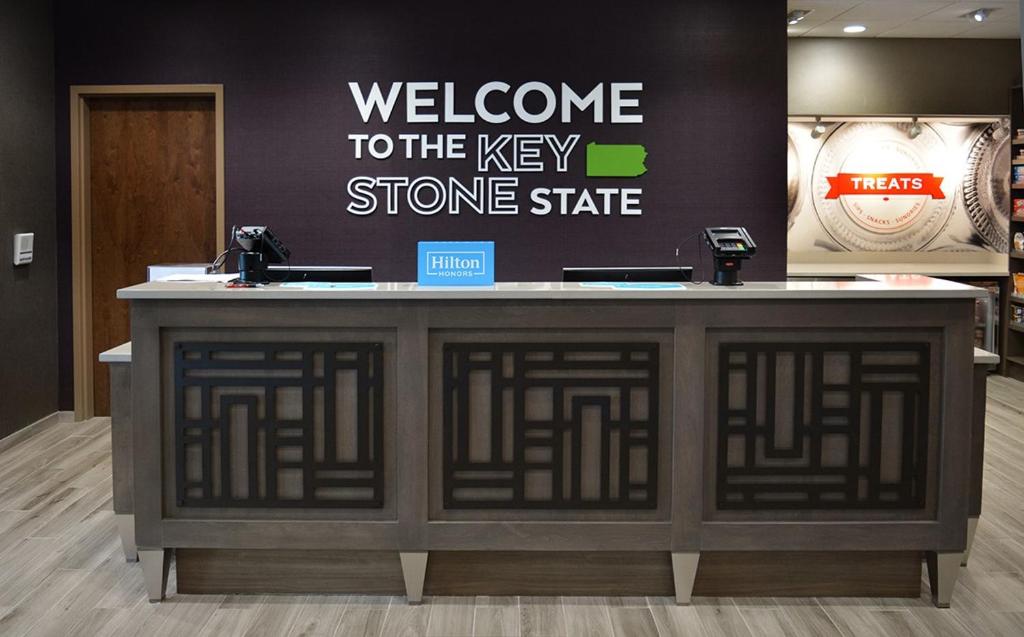 Hampton Inn & Suites Philadelphia/Media - image 2