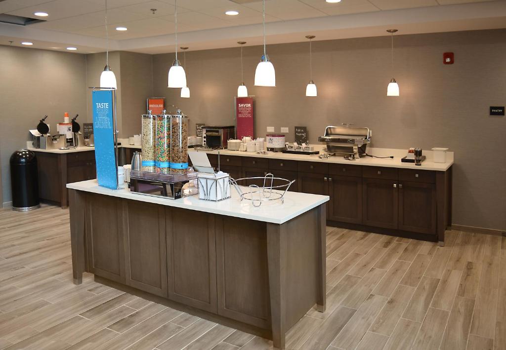 Hampton Inn & Suites Philadelphia/Media - image 3