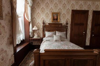 Gifford-Risley House Bed and Breakfast - image 10