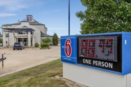 Motel 6-Medina OH - Cleveland - image 13