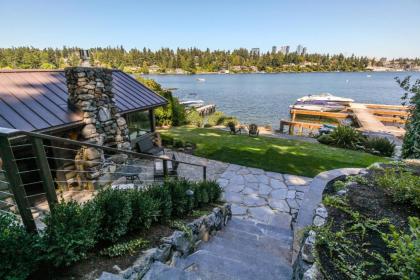 Little Log Cabin on Lake Washington medina Washington