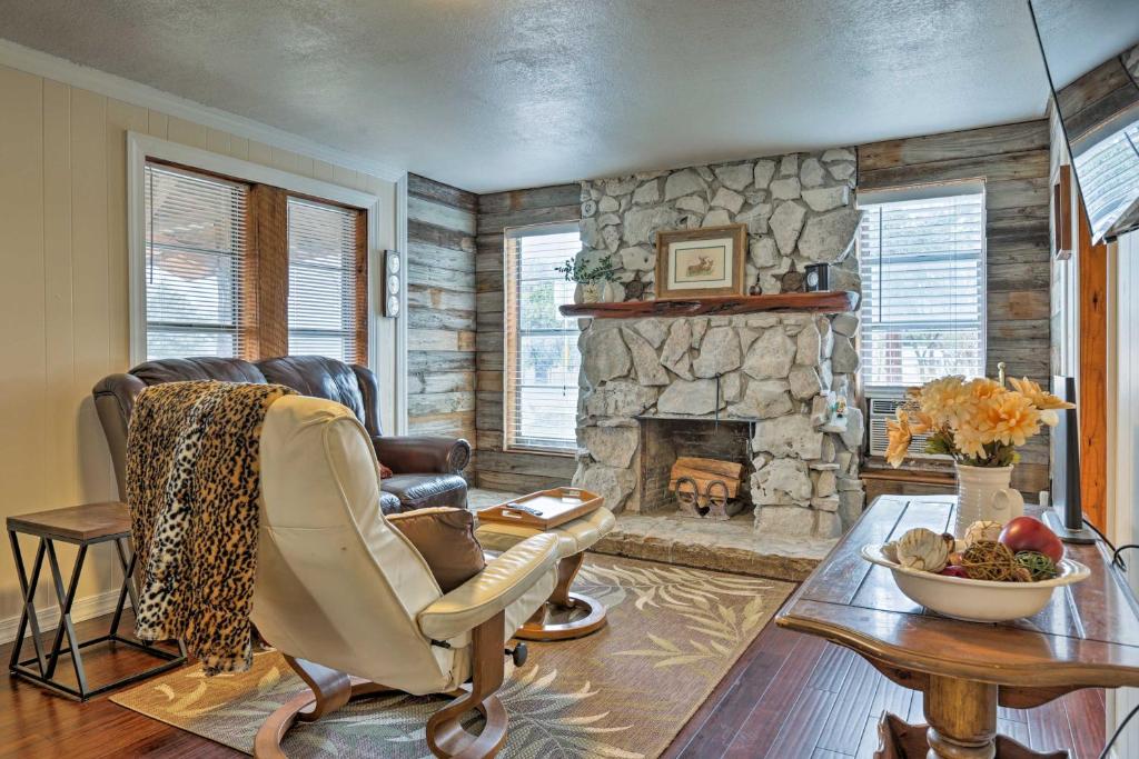 Restored Hill Country Cottage with Updated Yard! - image 6