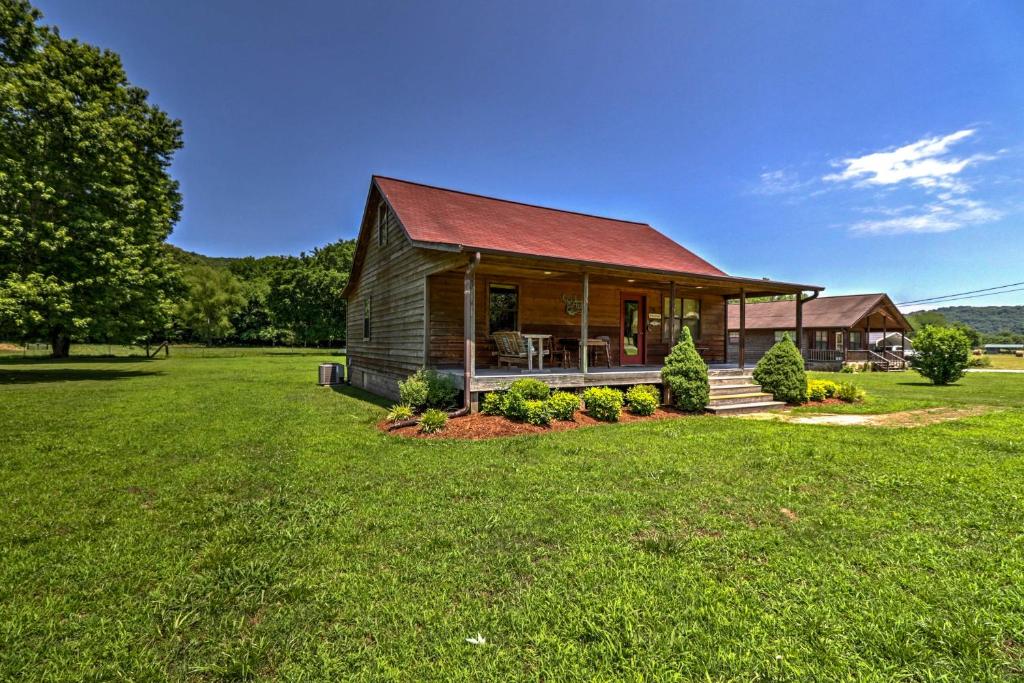 Dream Valley Mountain View Cabin with Covered Porch! - main image