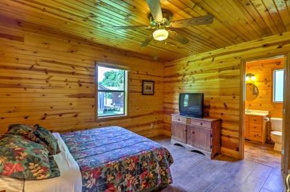 Dream Valley Mountain View Cabin with Covered Porch! - image 7