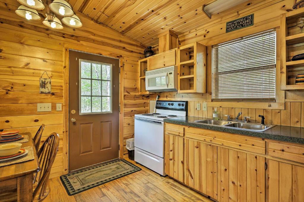 The Dreamcatcher Mountain View Cabin with Deck - image 6