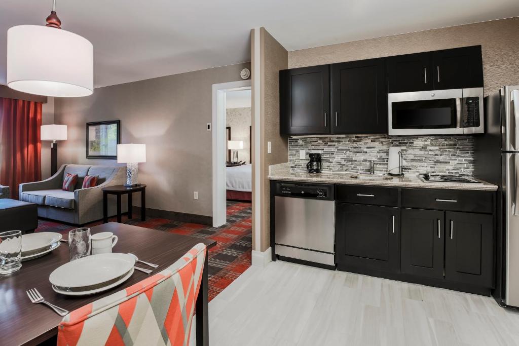 Homewood Suites by Hilton Long Island-Melville - image 6