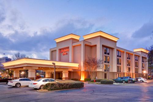 Hampton Inn Memphis Poplar - main image