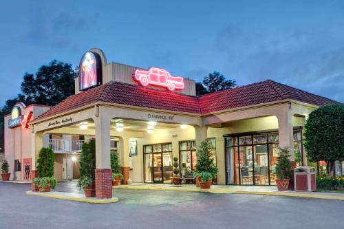 Days Inn by Wyndham Memphis at Graceland - main image