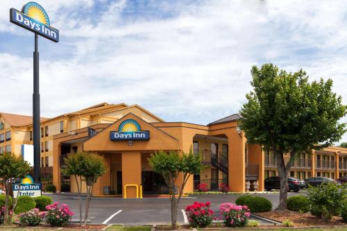 Days Inn by Wyndham Memphis - I40 and Sycamore View - main image