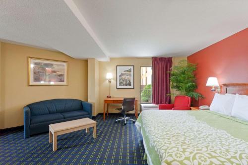 Days Inn by Wyndham Memphis - I40 and Sycamore View - image 3