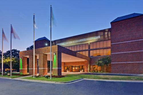 Holiday Inn Memphis-University of Memphis an IHG Hotel - main image