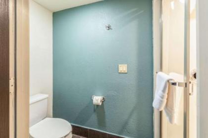 Quality Inn - image 5