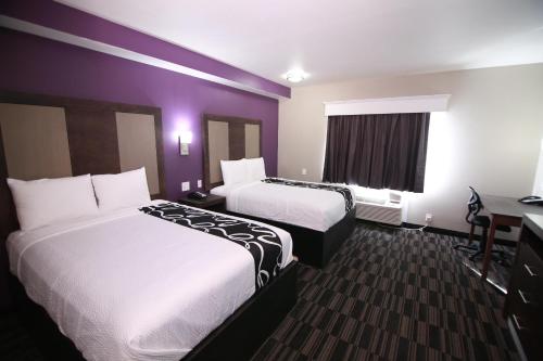 Home Inn and Suites Memphis - image 2