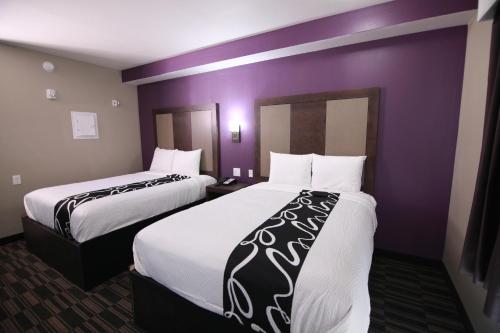 Home Inn and Suites Memphis - image 3