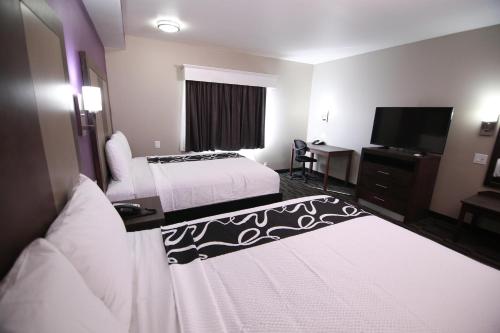 Home Inn and Suites Memphis - image 5