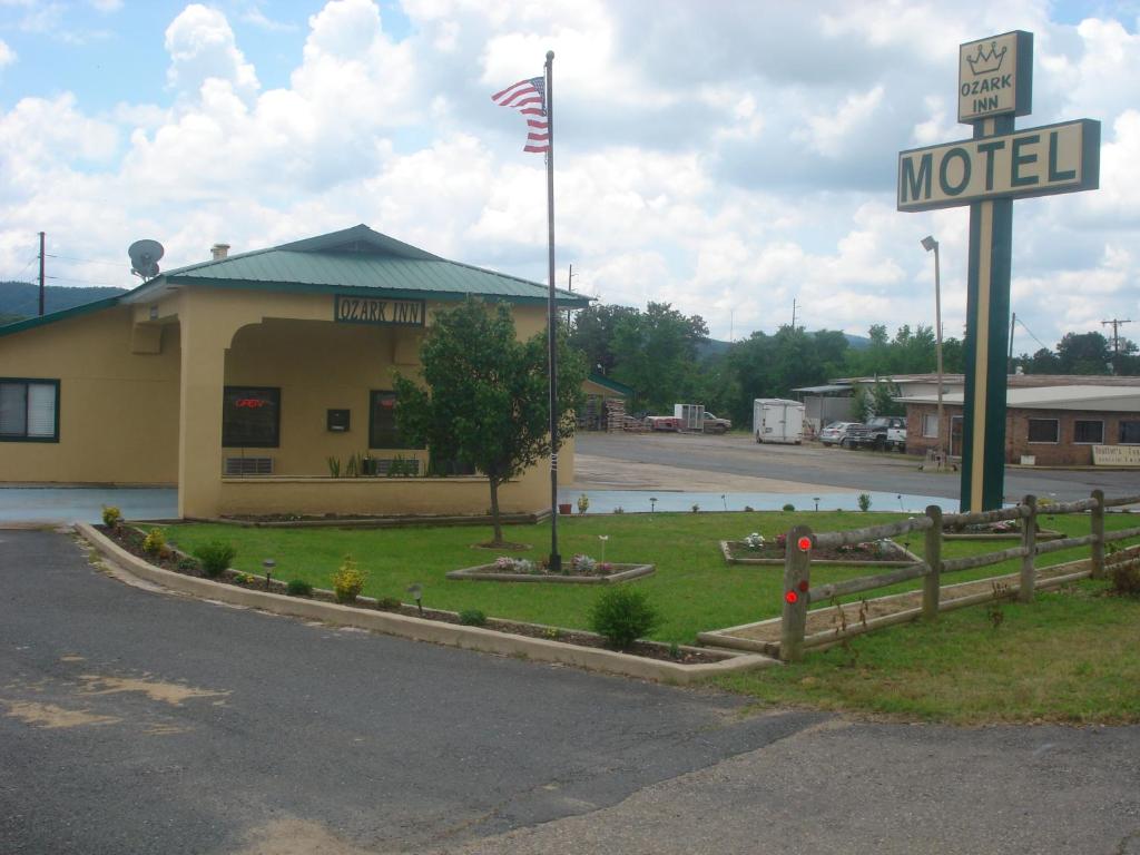 Ozark Inn - image 3