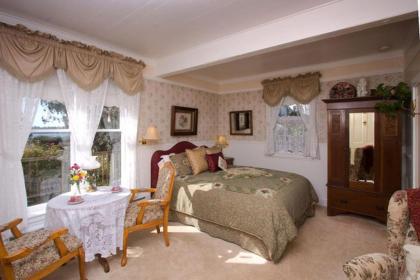 Headlands Inn Bed and Breakfast - image 7