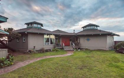 Cliff House at Otter Point - image 2