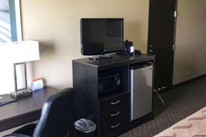 Quality Inn & Suites Mendota - image 7