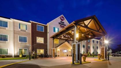 BEST WESTERN Plus Menomonie Inn & Suites - image 1