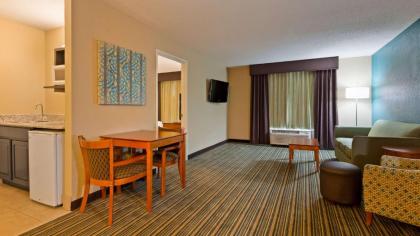 BEST WESTERN Plus Menomonie Inn & Suites - image 11